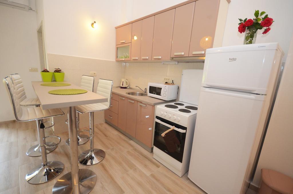 Apartmani Mizdrak Kotor Buitenkant foto
