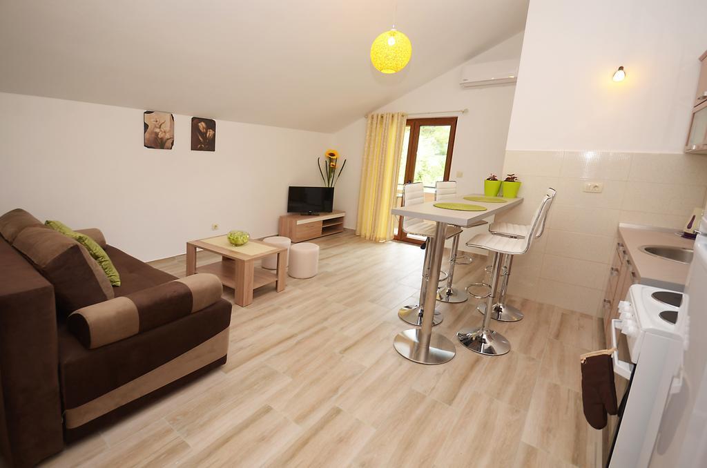 Apartmani Mizdrak Kotor Buitenkant foto