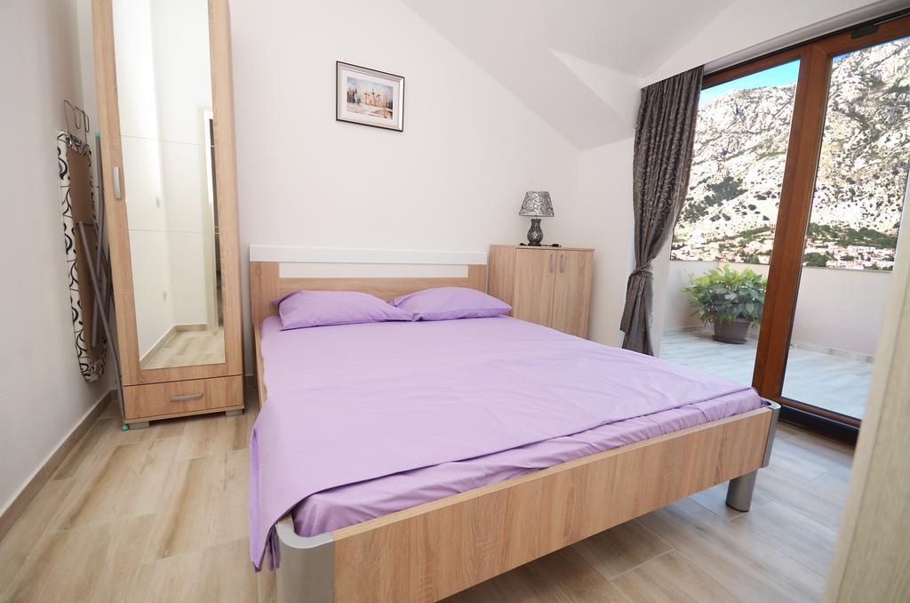 Apartmani Mizdrak Kotor Buitenkant foto