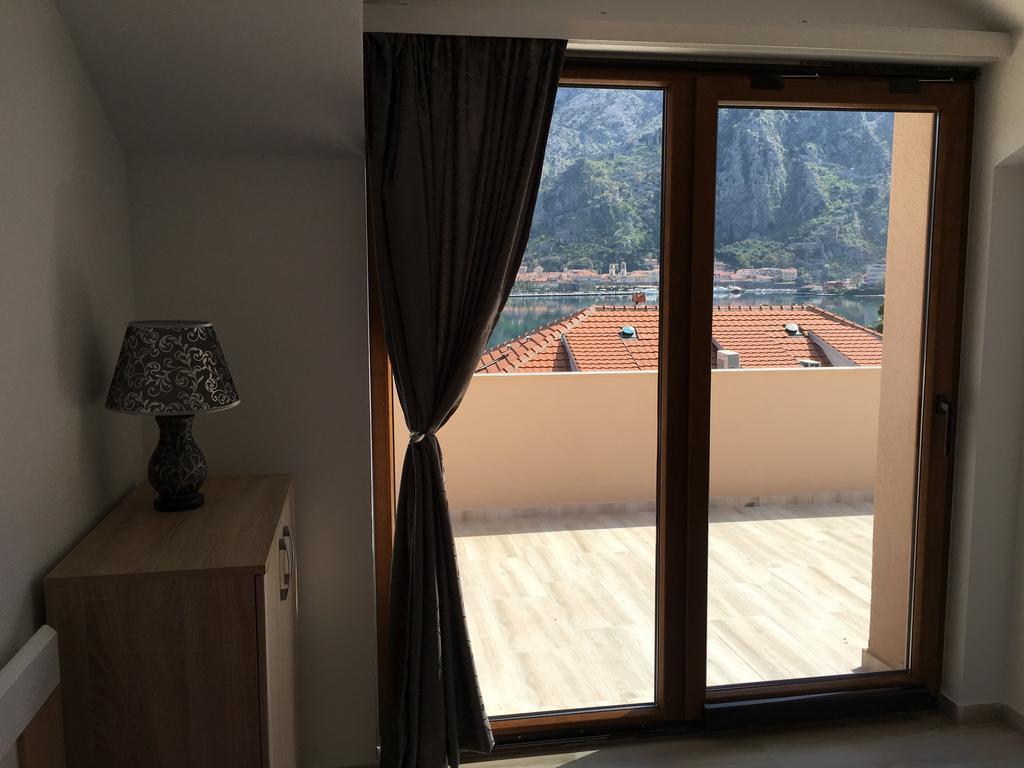 Apartmani Mizdrak Kotor Buitenkant foto